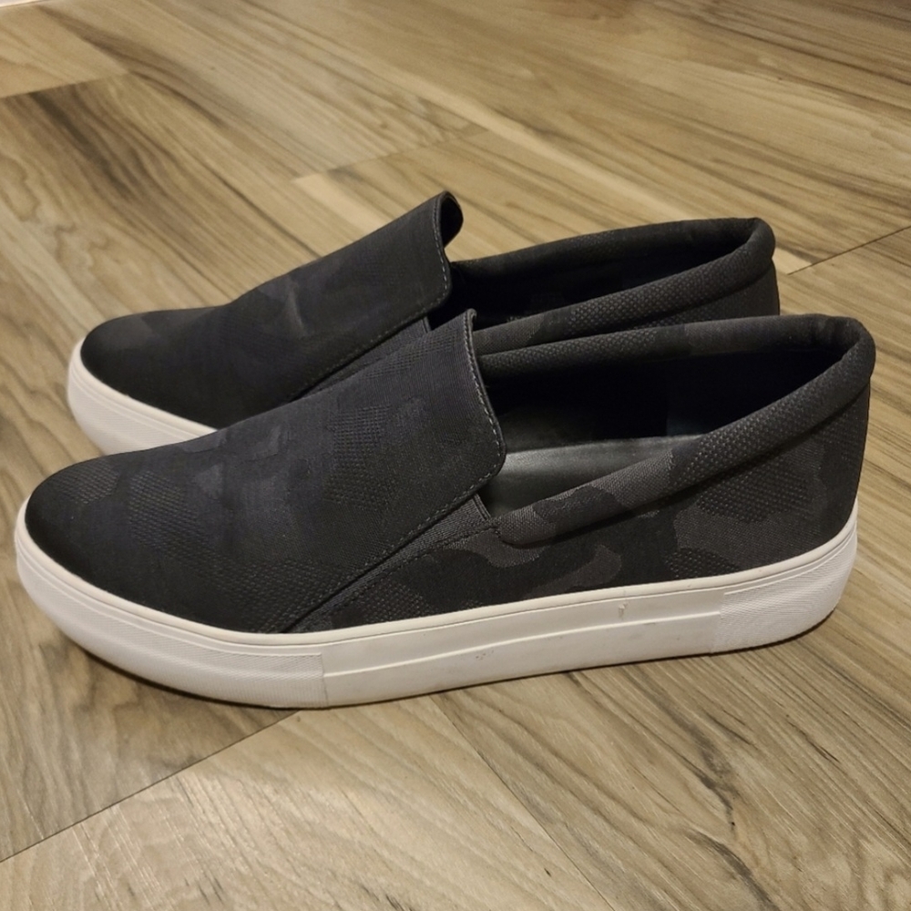 Vince Camuto Black Loafers Sleek Slip-On Design